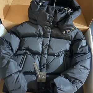 Jordy Hooded puffer coat.